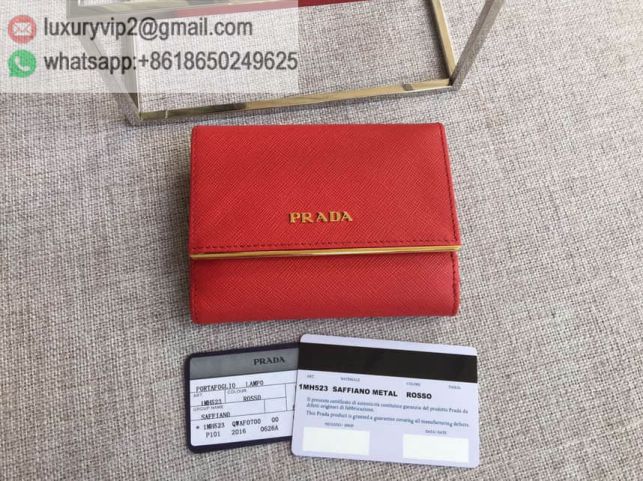 luxury deals: prada outlet