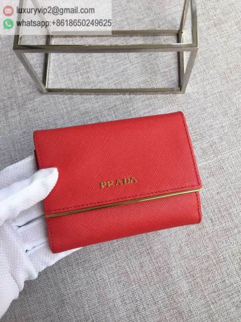 luxury deals: prada outlet