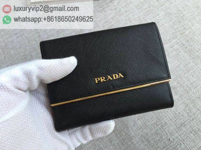 luxury deals: prada outlet