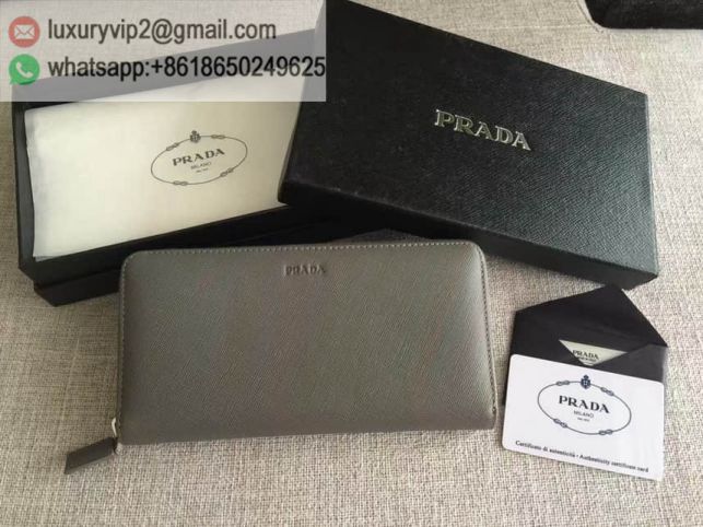 luxury deals: prada outlet