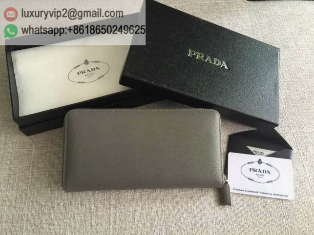 luxury deals: prada outlet