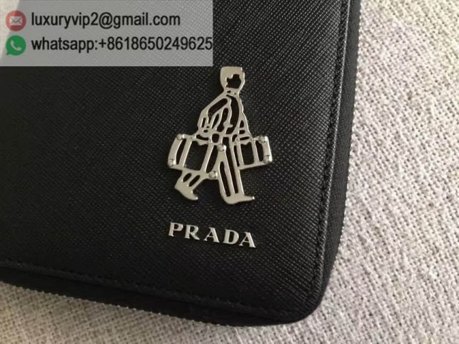 luxury deals: prada outlet