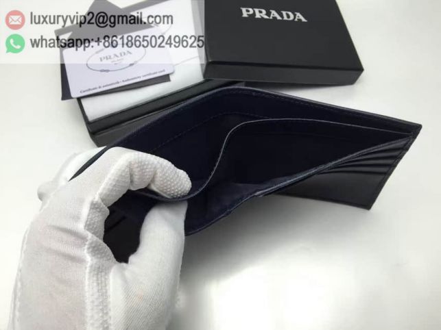 luxury deals: prada outlet