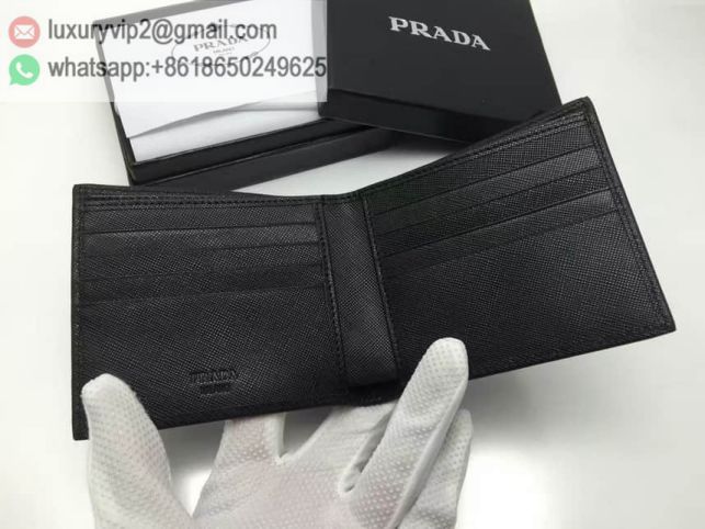 luxury deals: prada outlet