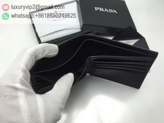 luxury deals: prada outlet