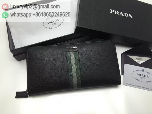 luxury deals: prada outlet