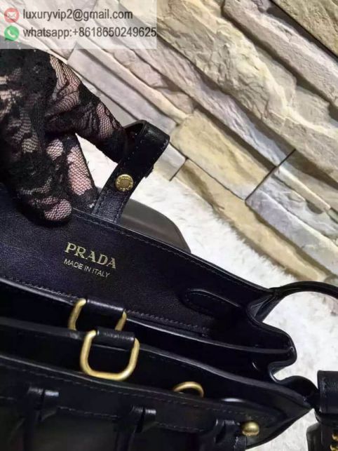 luxury deals: prada outlet