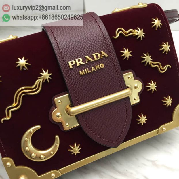 luxury deals: prada outlet