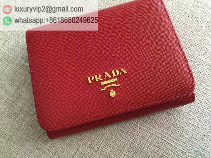 luxury deals: prada outlet