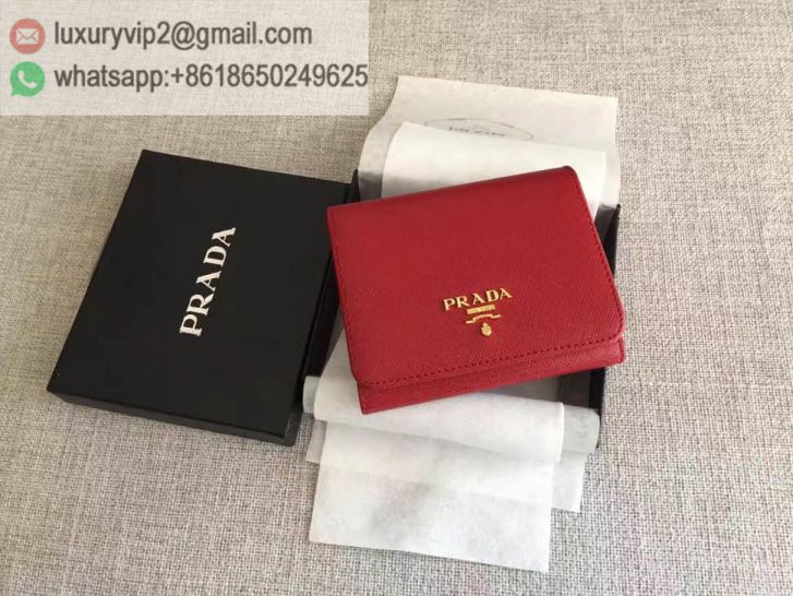 luxury deals: prada outlet