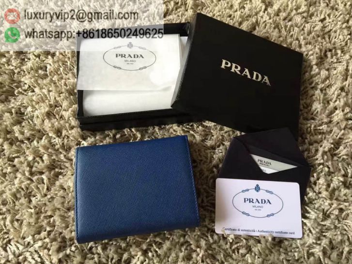 luxury deals: prada outlet