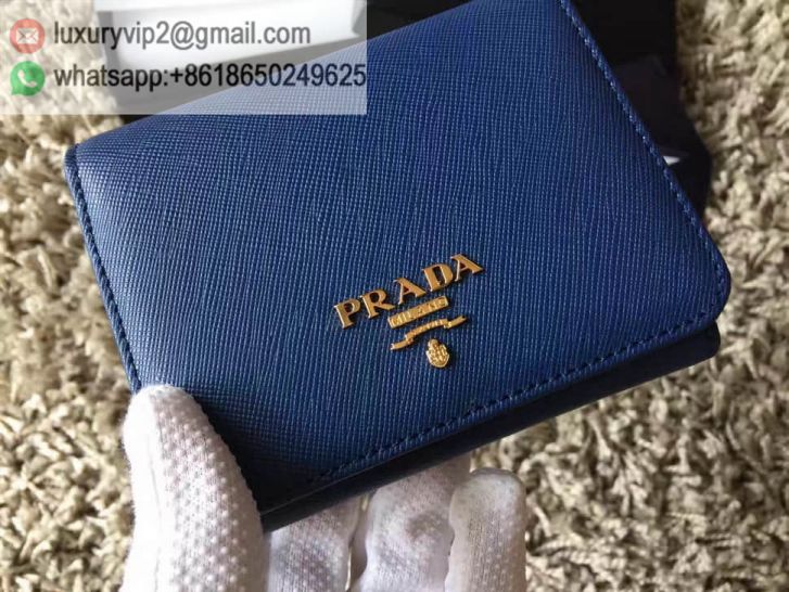 luxury deals: prada outlet