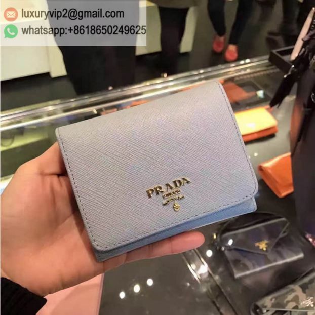 luxury deals: prada outlet