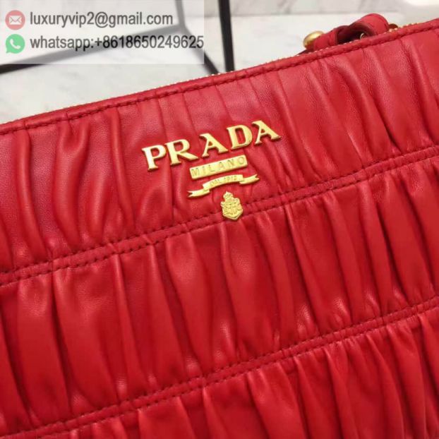 luxury deals: prada outlet