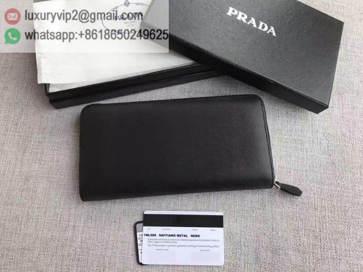 luxury deals: prada outlet