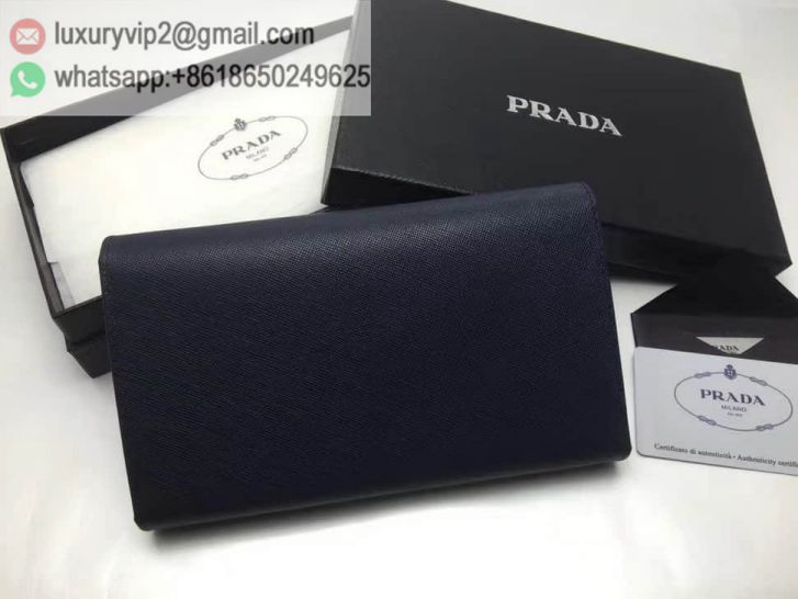 luxury deals: prada outlet