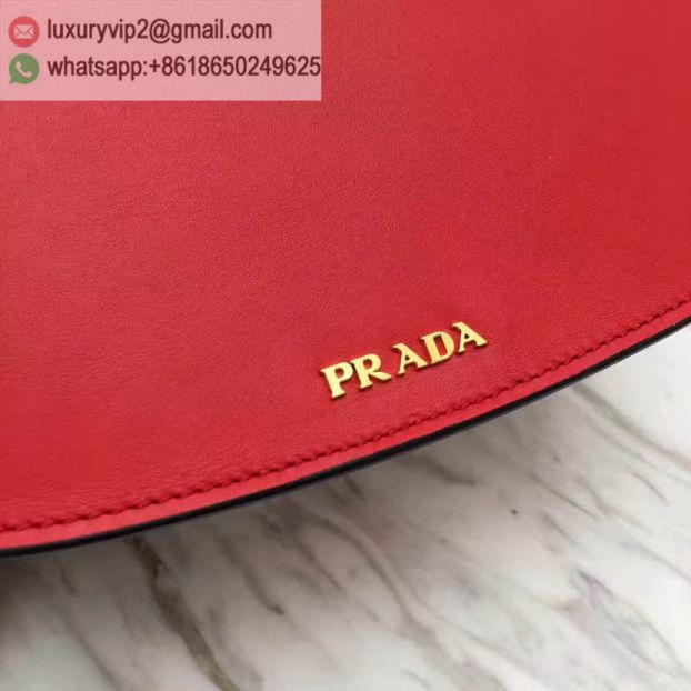 luxury deals: prada outlet