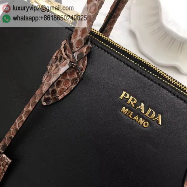 luxury deals: prada outlet