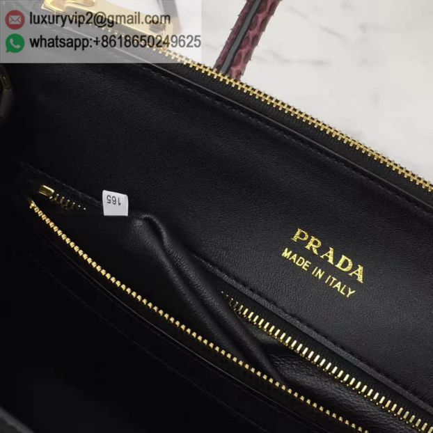 luxury deals: prada outlet