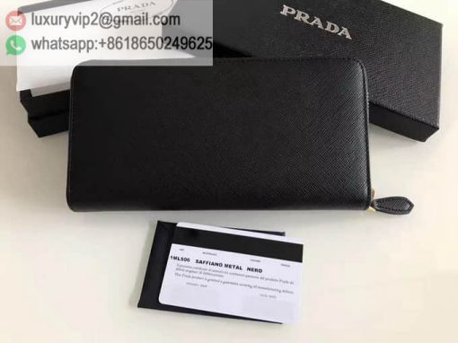 luxury deals: prada outlet