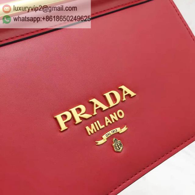 luxury deals: prada outlet