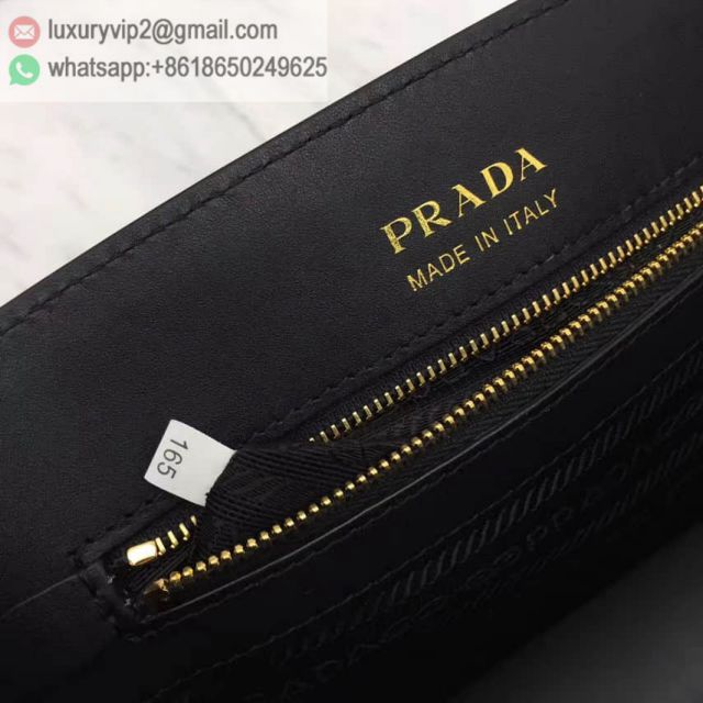 luxury deals: prada outlet