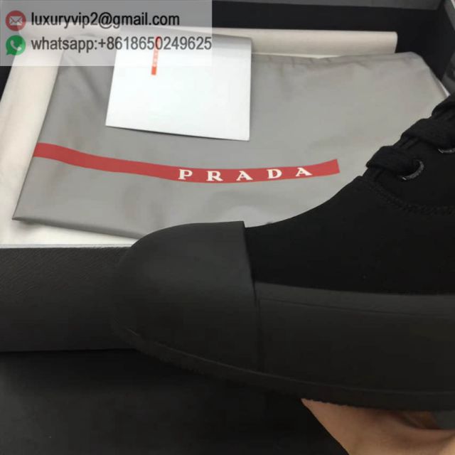 luxury deals: prada outlet