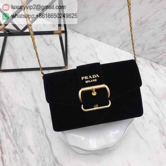 luxury deals: prada outlet