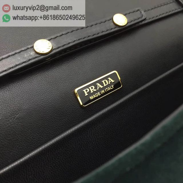 luxury deals: prada outlet