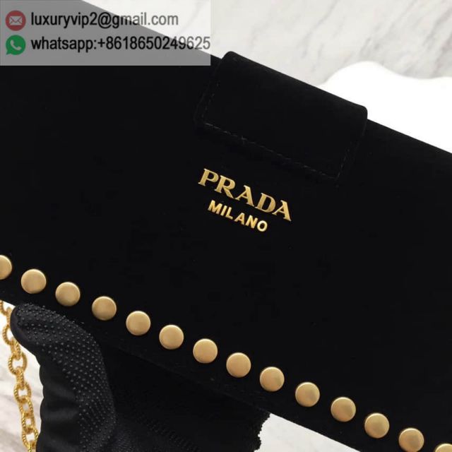 luxury deals: prada outlet