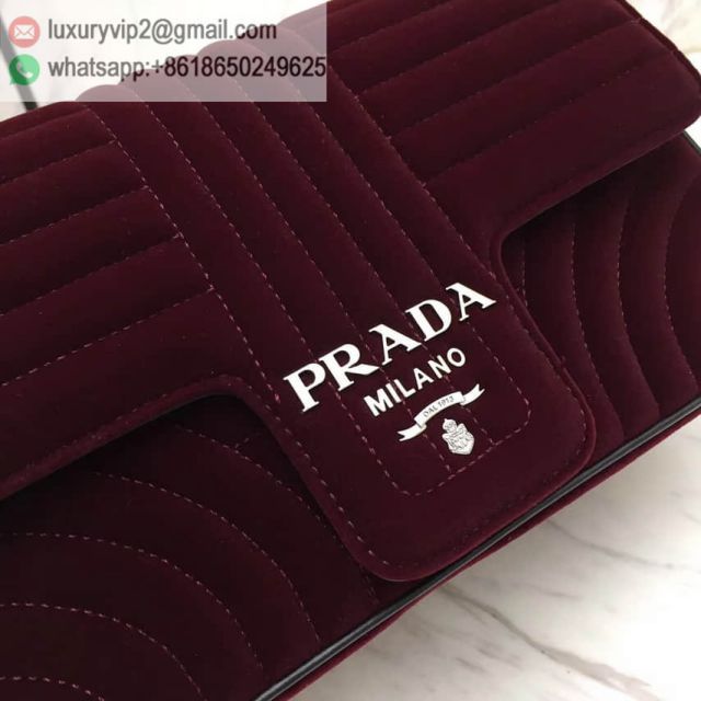 luxury deals: prada outlet