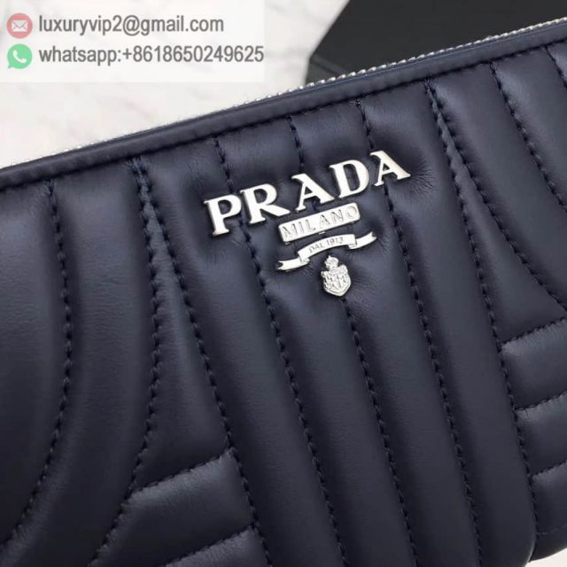 luxury deals: prada outlet