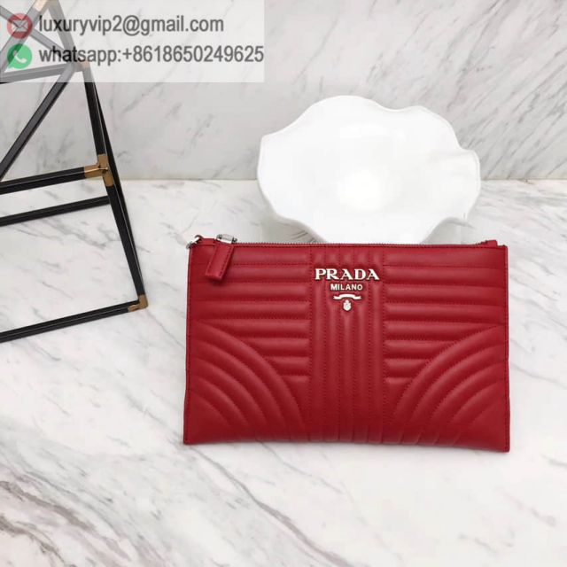 luxury deals: prada outlet