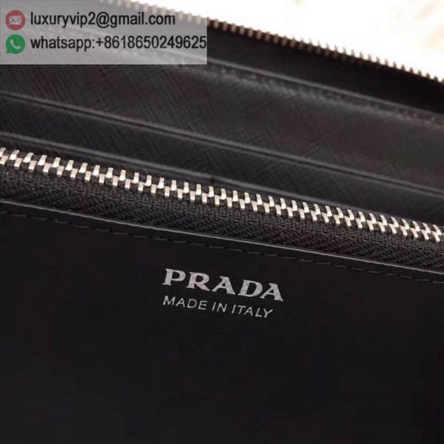 luxury deals: prada outlet