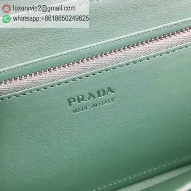 luxury deals: prada outlet