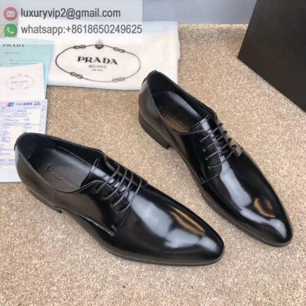 luxury deals: prada outlet