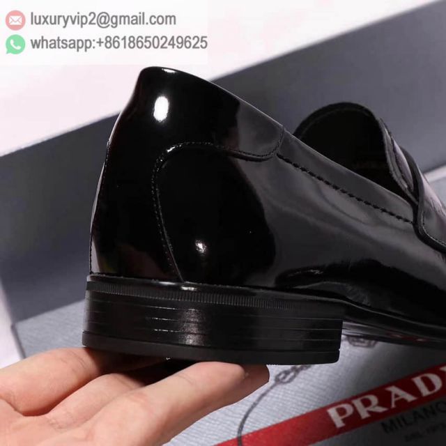 luxury deals: prada outlet