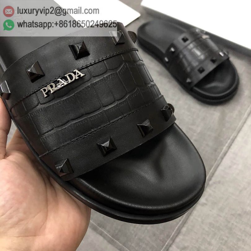 luxury deals: prada outlet