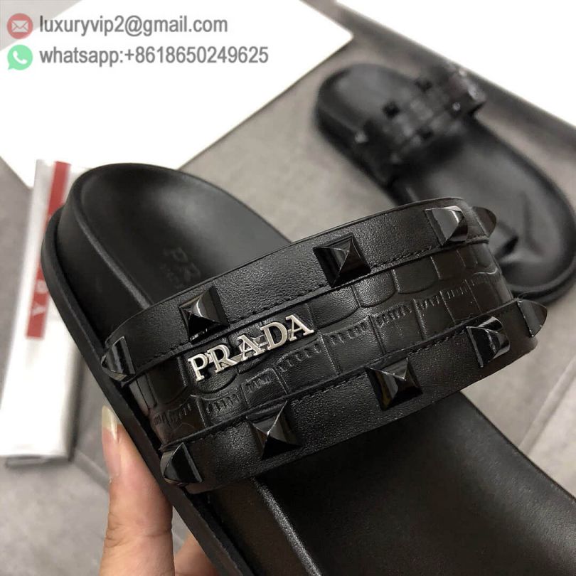 luxury deals: prada outlet