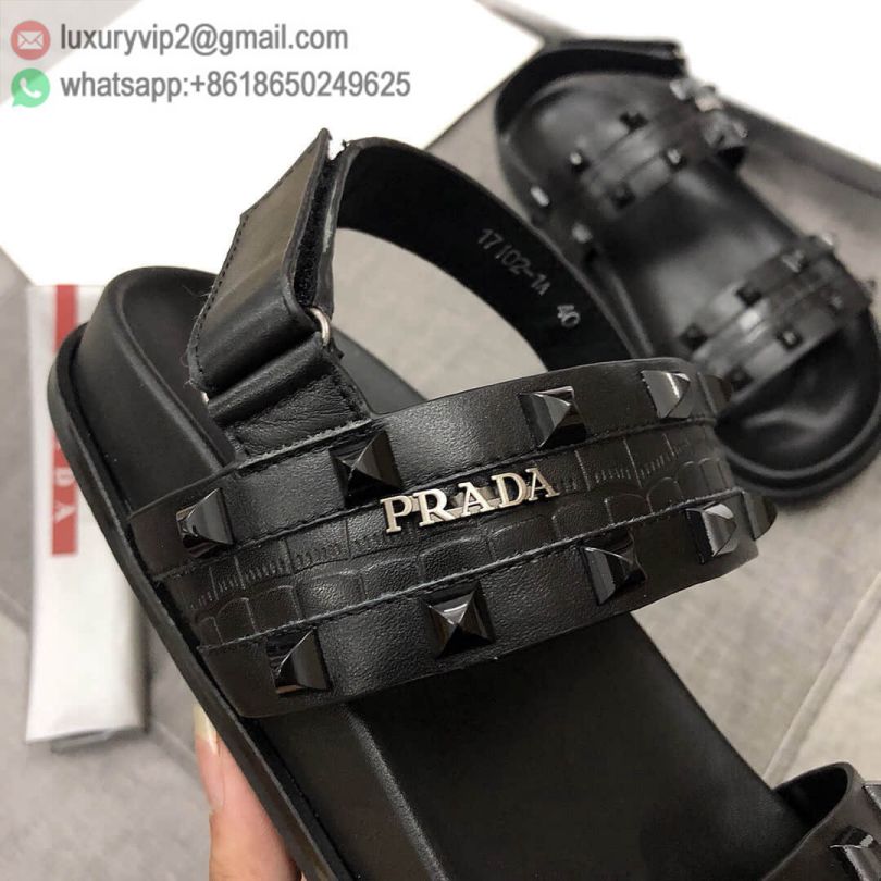 luxury deals: prada outlet