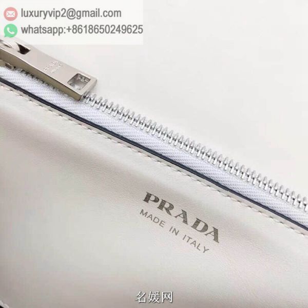 luxury deals: prada outlet