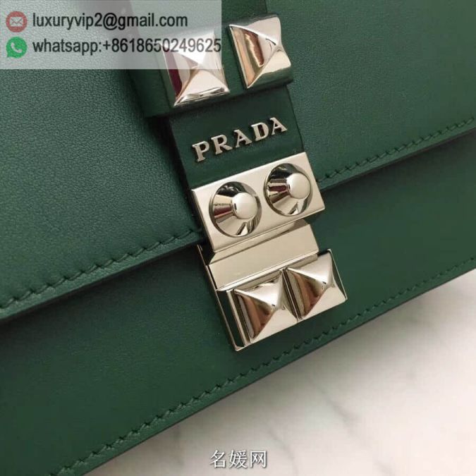 luxury deals: prada outlet