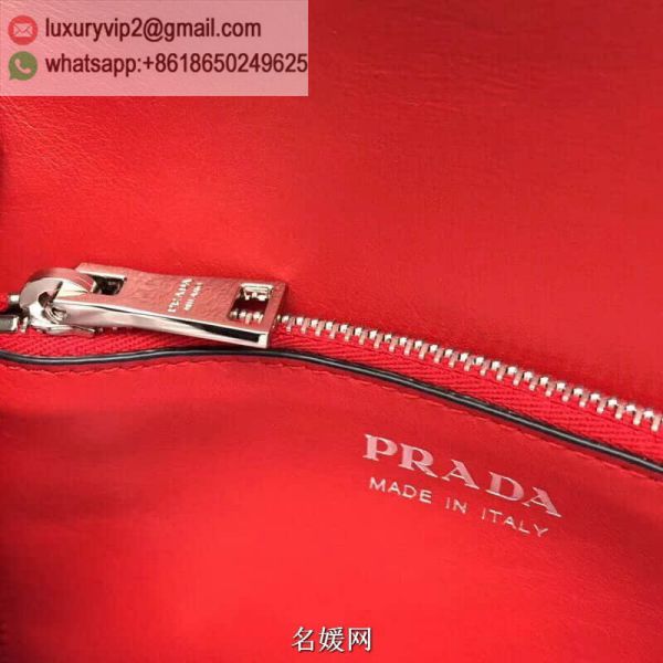 luxury deals: prada outlet