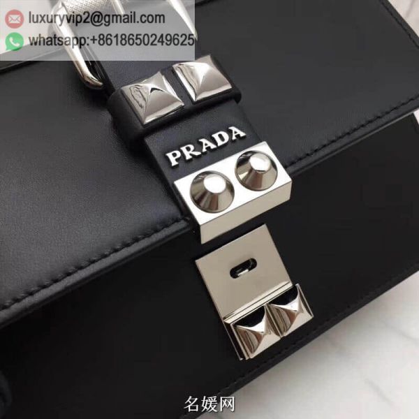 luxury deals: prada outlet