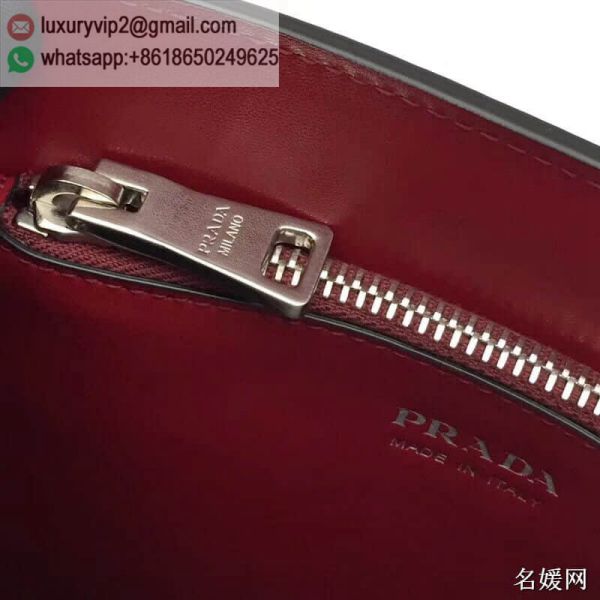 luxury deals: prada outlet