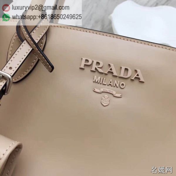 luxury deals: prada outlet