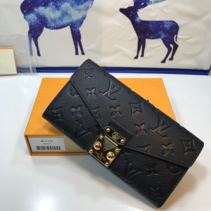 LV envelope Clutch