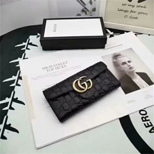 Gucci long Wallet