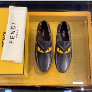 FENDI BUGS eye pattern applique on the classic small round toe heel set foot men's loafers