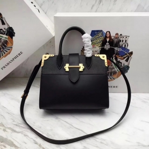 PRADA ladies diagonal bag